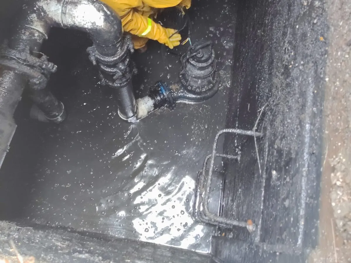 Mantenimiento de bomba sumergible de aguas negras — foto 3