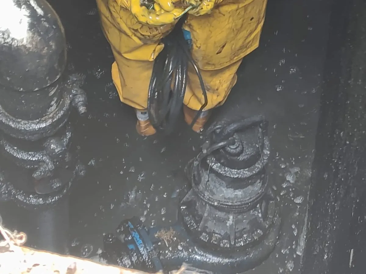 Mantenimiento de bomba sumergible de aguas negras