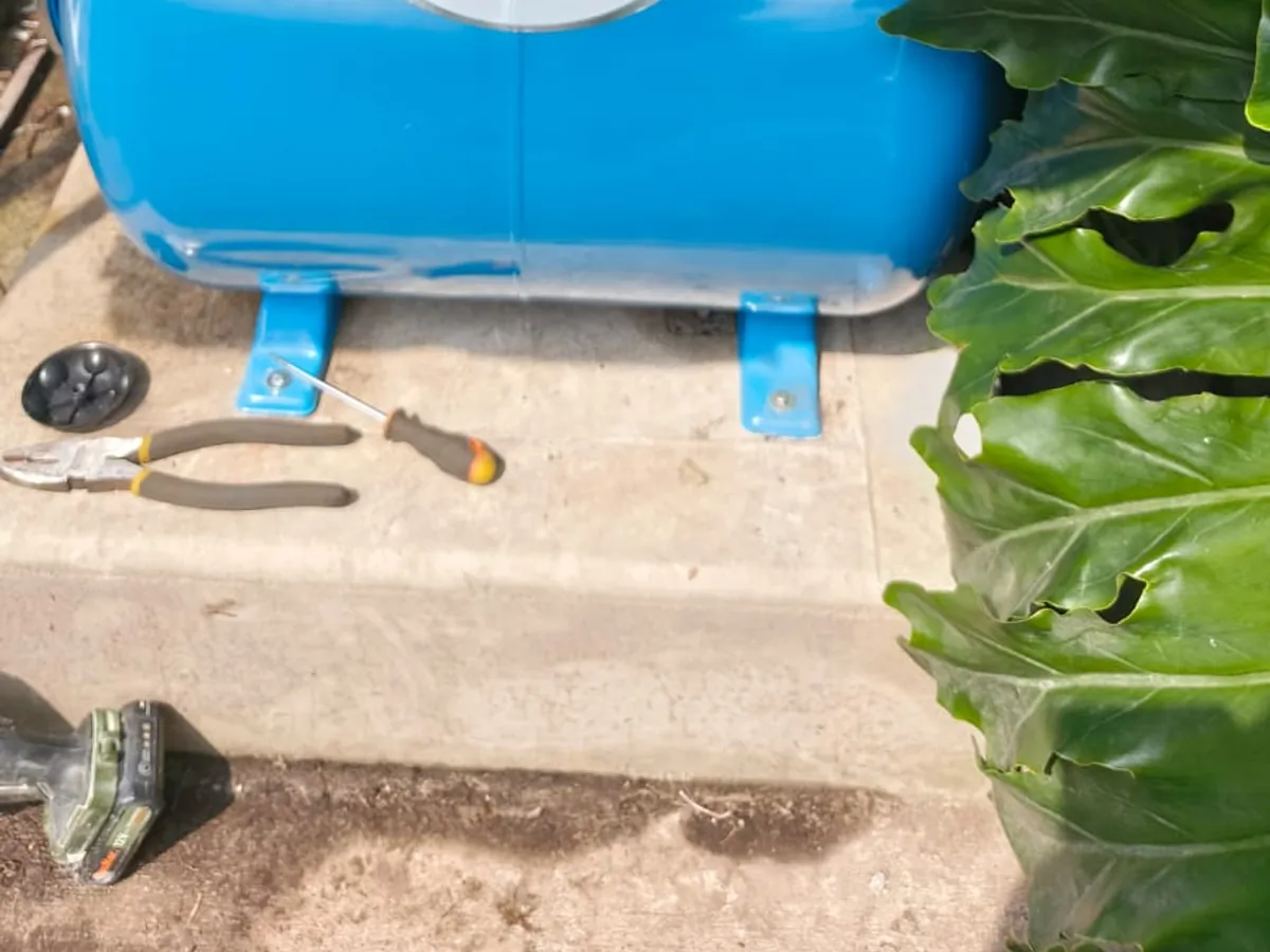 Instalación de tanque hidroneumático — foto 3