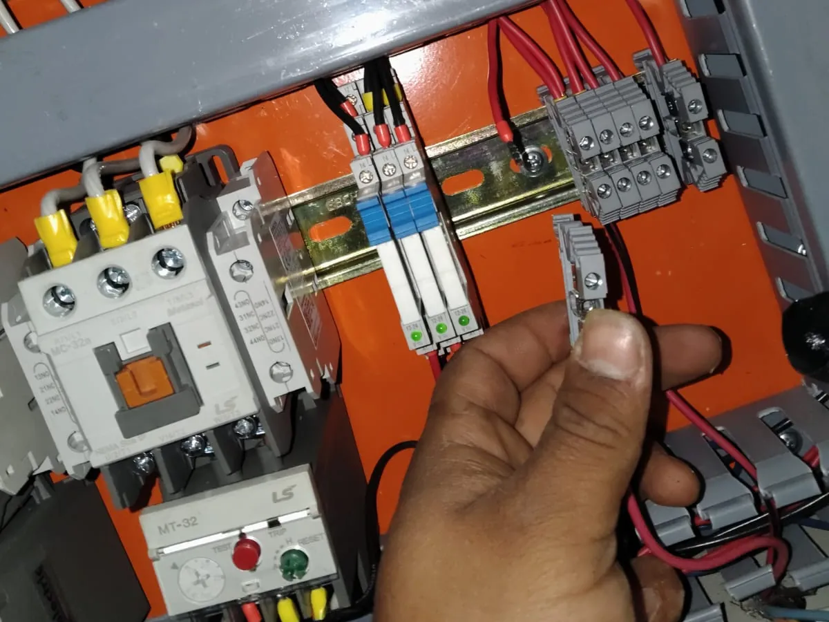 Mantenimiento de tablero eléctrico — foto 2