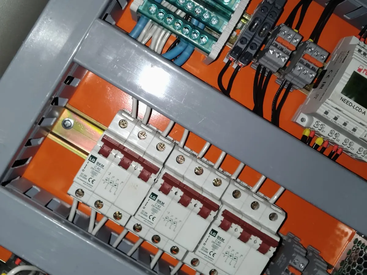 Mantenimiento de tablero eléctrico — foto 4