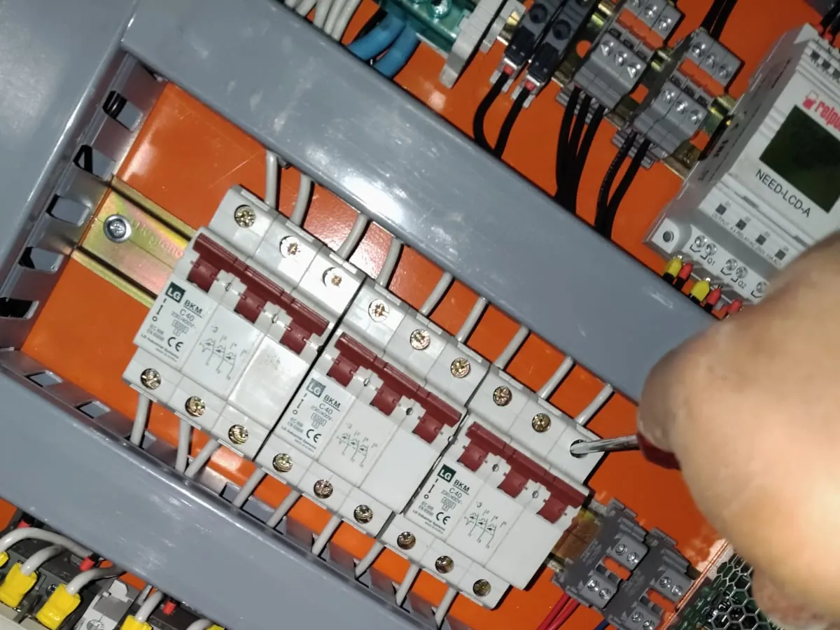 Mantenimiento de tablero eléctrico — foto 7